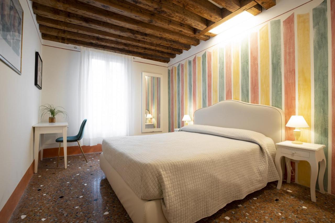 Апартаменты Rialto Sant'Aponal Prestige By Wonderful Italy Венеция Экстерьер фото